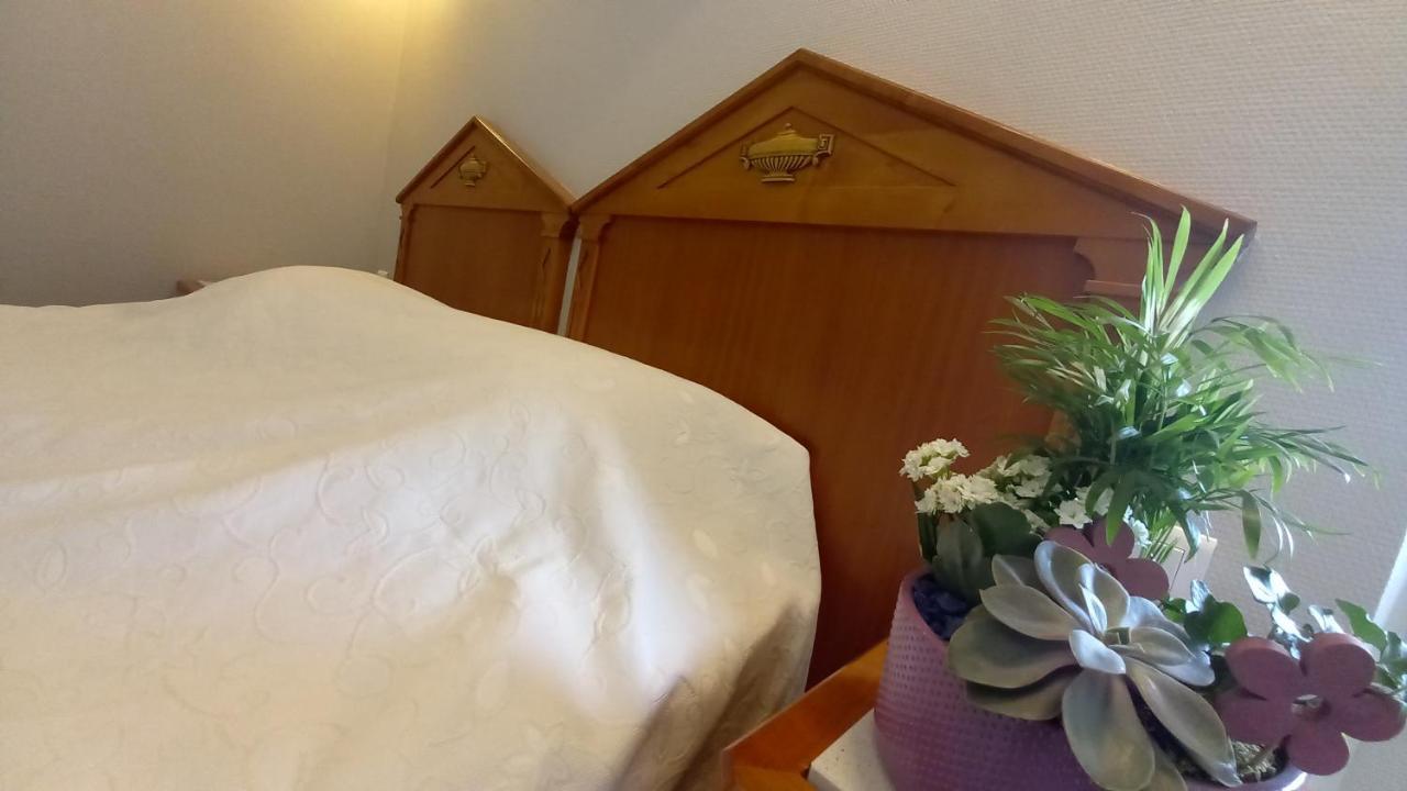 Logis Hotel & Restaurant Du Chemin Des Dames Corbeny Екстериор снимка