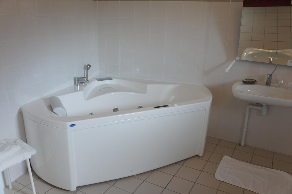 Logis Hotel & Restaurant Du Chemin Des Dames Corbeny Екстериор снимка